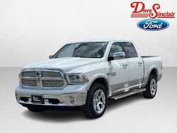 2016 RAM 1500 4WD Laramie Crew Cab
