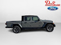 2022 Jeep Gladiator 4WD Overland