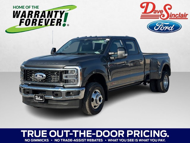 2027 Ford Super Duty F-350 DRW LARIAT