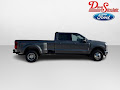 2027 Ford Super Duty F-350 DRW LARIAT